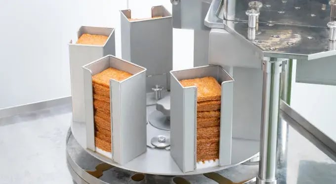 工場向け いなり寿司製造機｜鈴茂器工株式会社